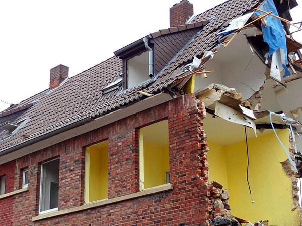 Coût d'un Ravalement de Façade : Combien Prévoir pour Rafraîchir votre Maison ?